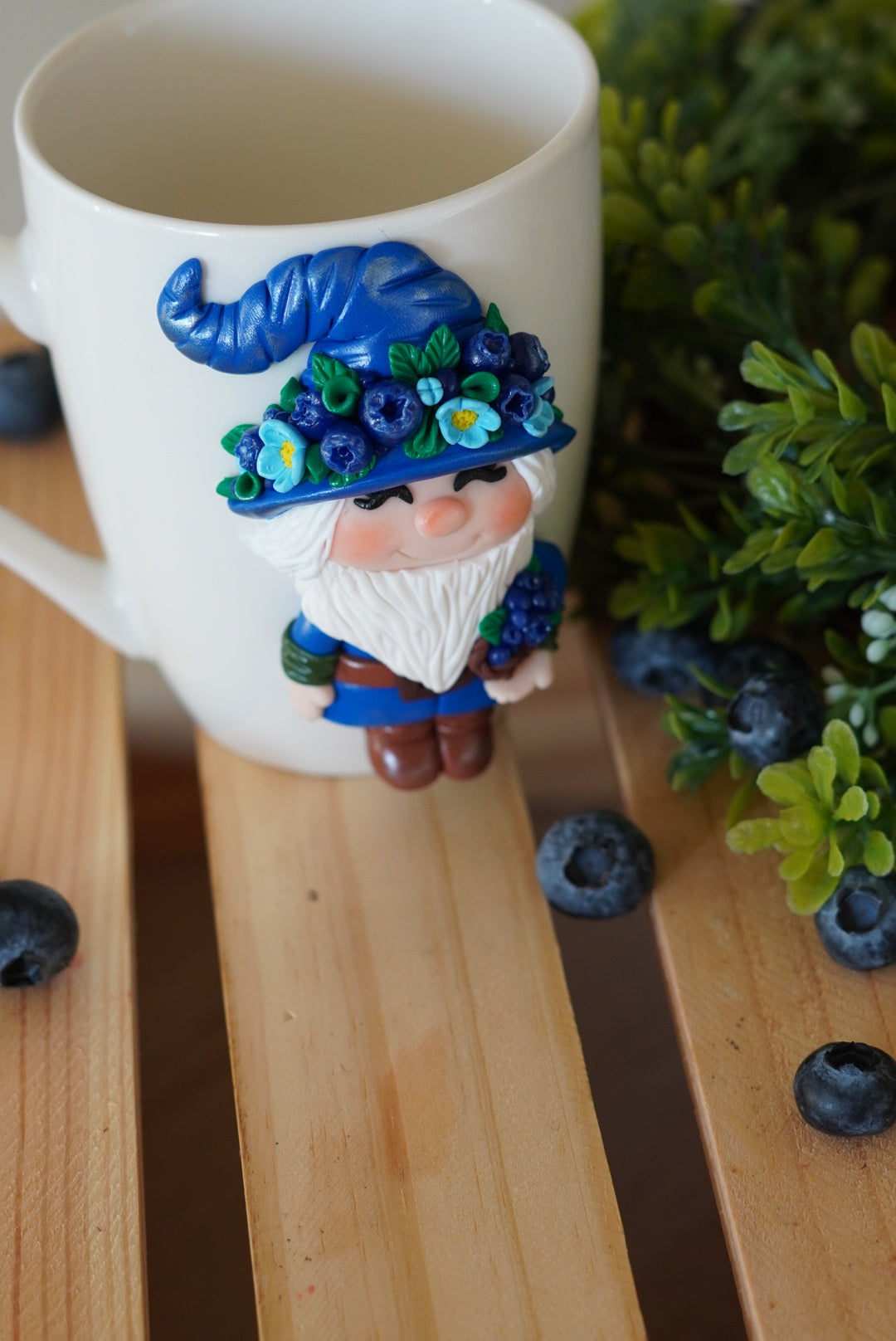 Mug with gnome