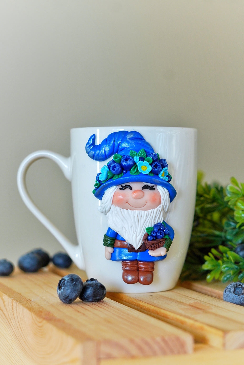 Mug with gnome