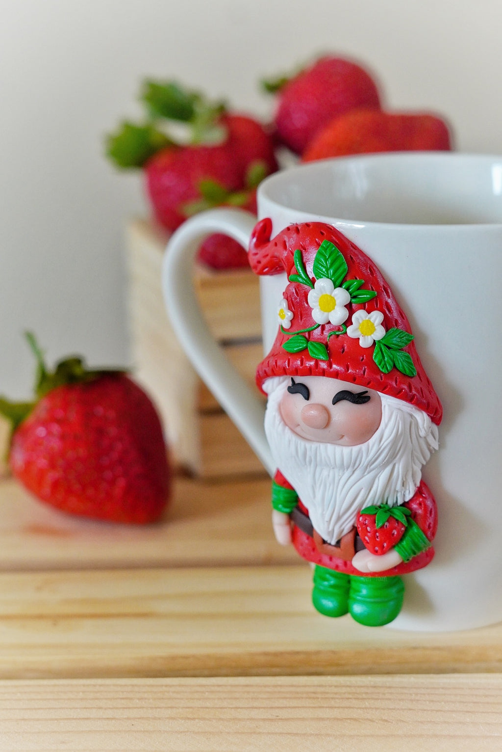 Mug with gnome