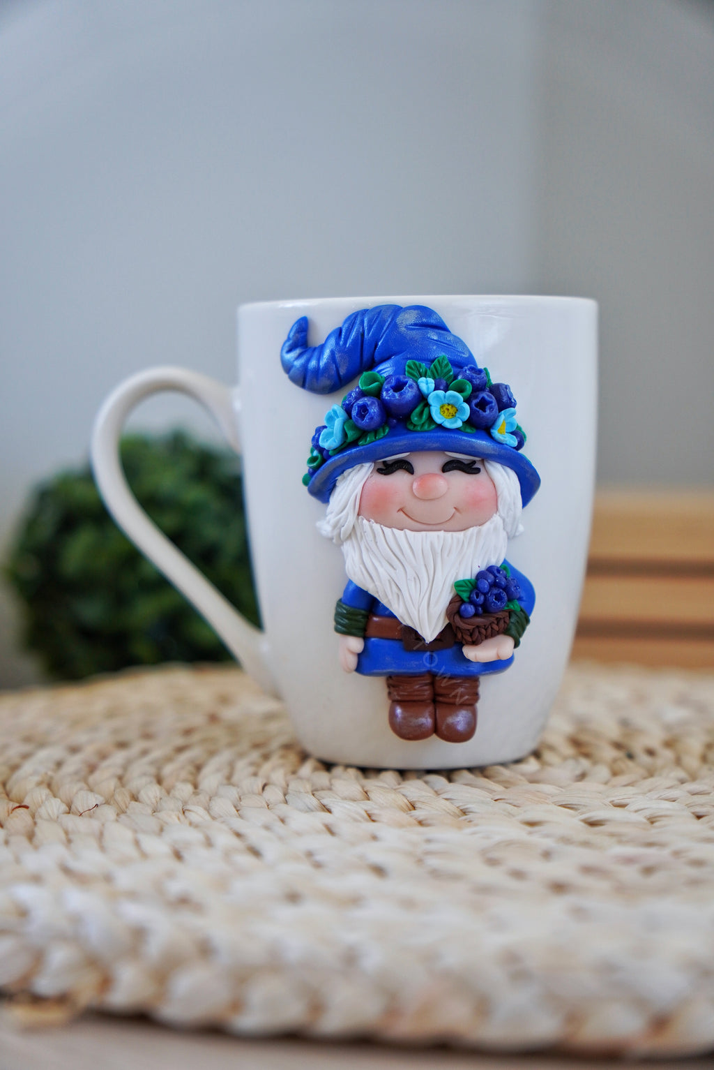 Mug with gnome