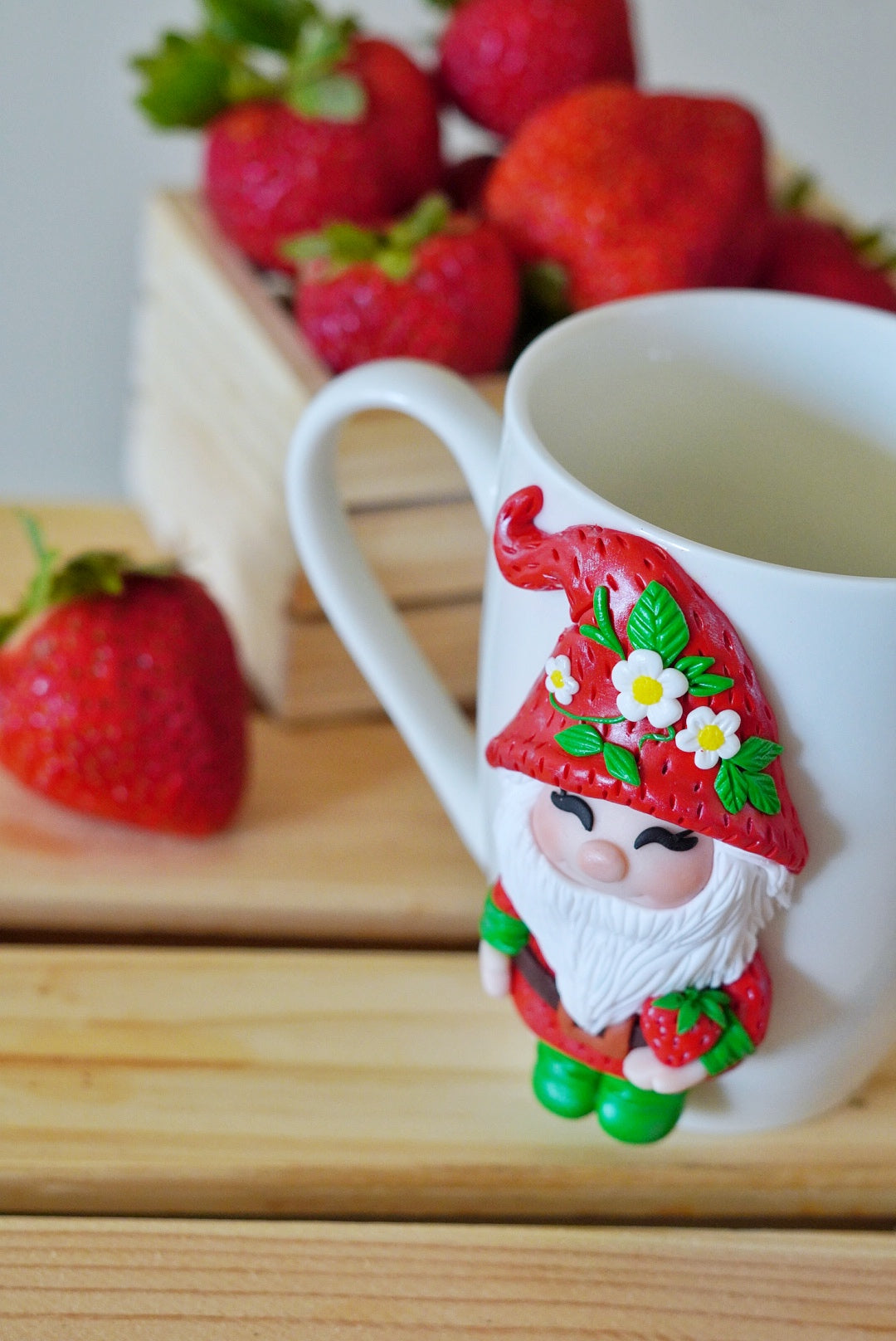 Mug with gnome