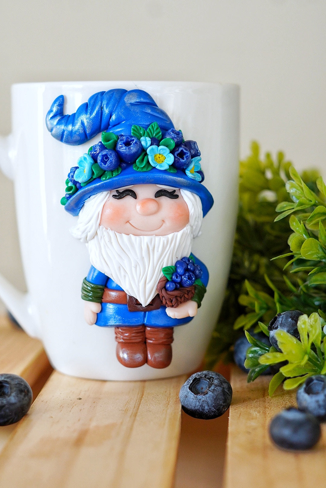 Mug with gnome