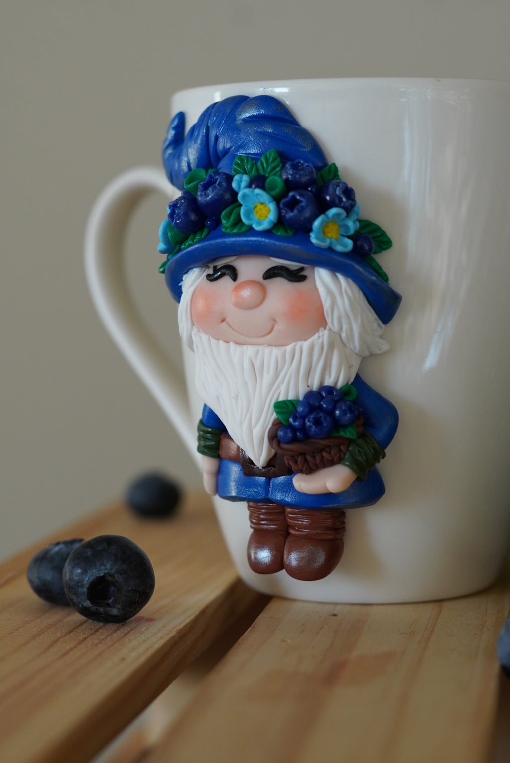 Mug with gnome